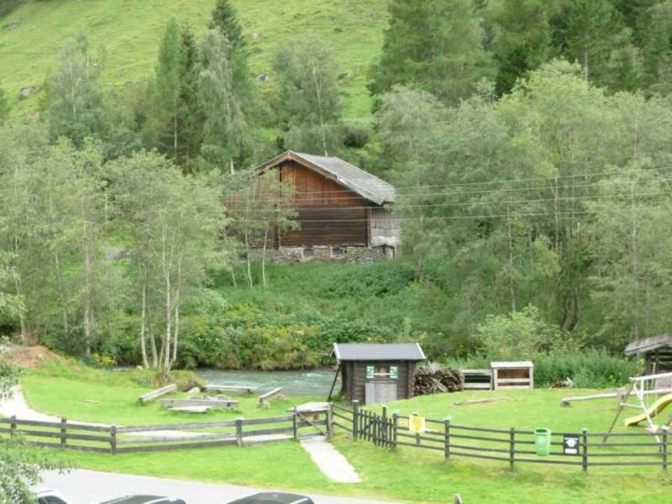 Die Hüttwinklarche mit Spielplatz Appartementhaus Goldgrube