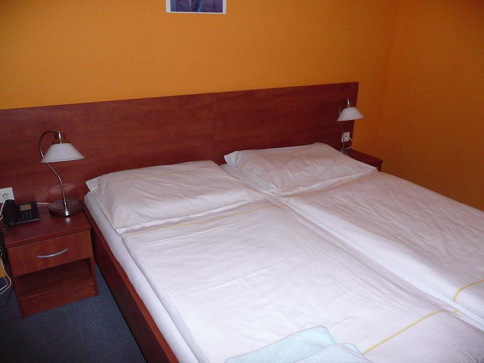 Postel Hotel U Vlasskeho Dvora