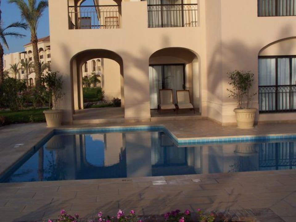 Pokój typu siute z włanym mini basenem JAZ Aquamarine Resort