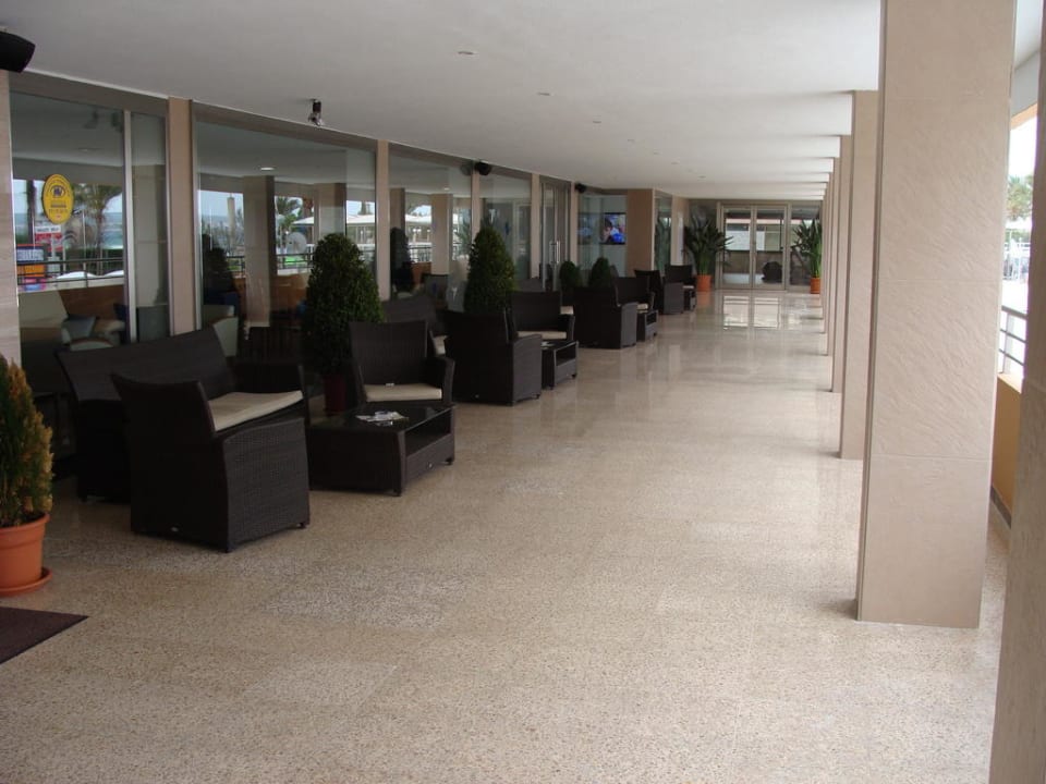 Lounge zum Strand allsun Hotel Pil-lari Playa