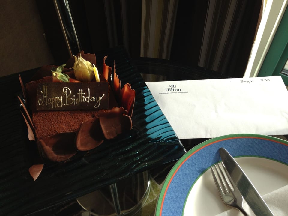 Kuchen aufs Zimmer Hilton Dubai Jumeirah