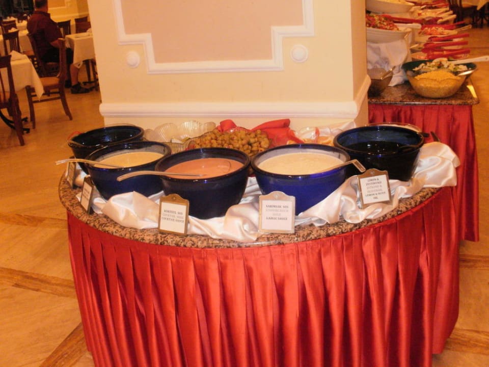 Abendbuffet im Queen Miramare Queen Hotel