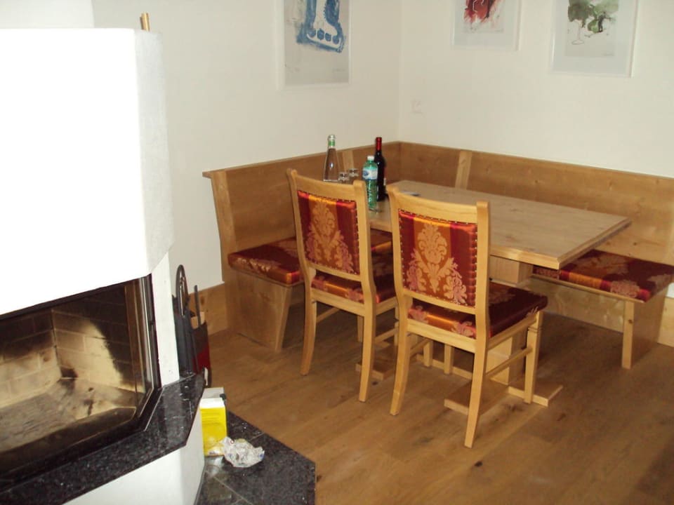 Wohnzimmer mit Kamin Walliserhof Grand-Hotel & Spa