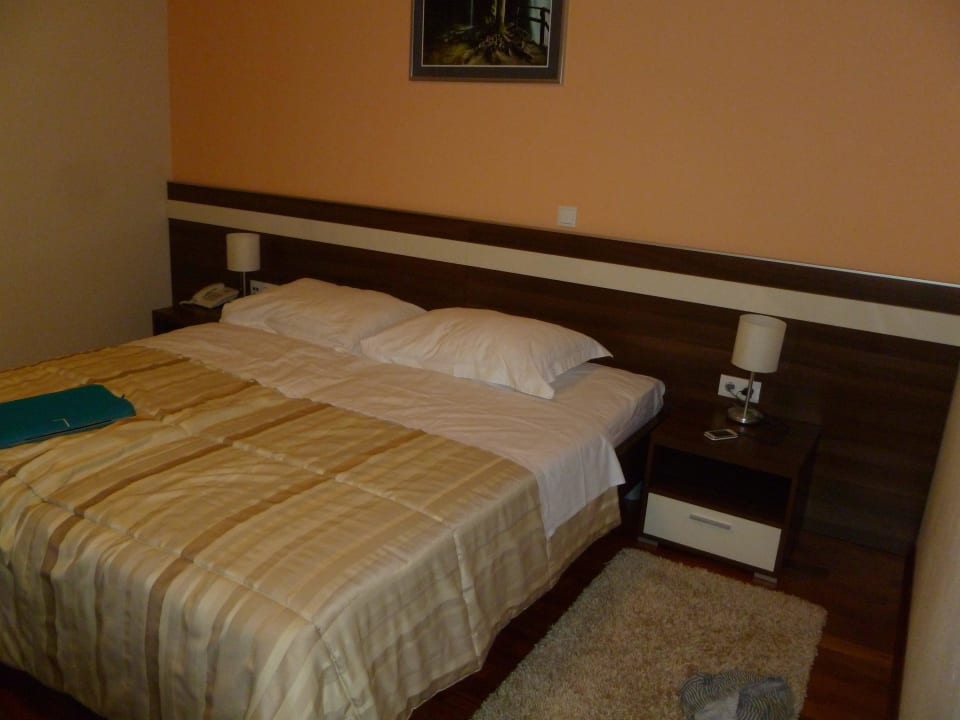 Rooms Hotel Degenija