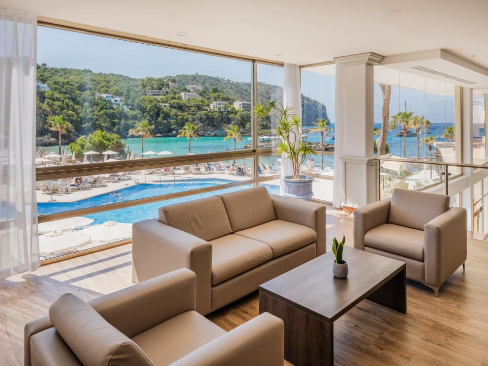 Lobby Grupotel Playa Camp de Mar