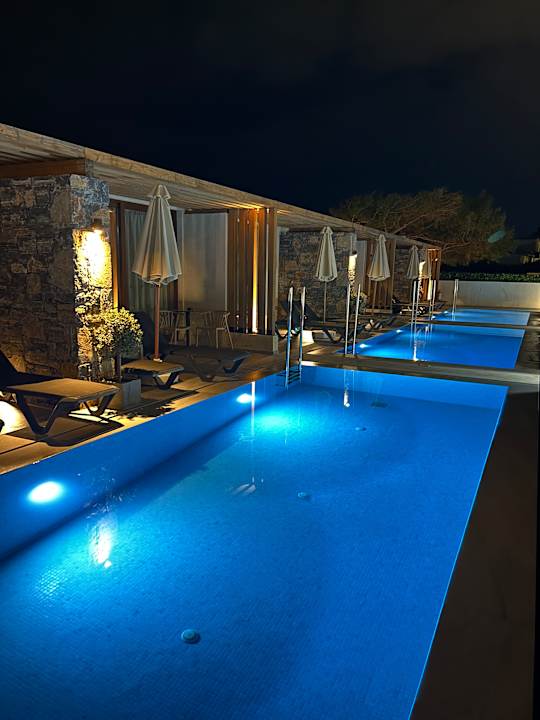 Pool Petousis Hotel & Suites