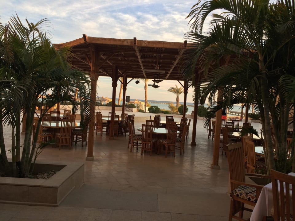 Restaurantterrasse The Breakers Diving & Surfing Lodge