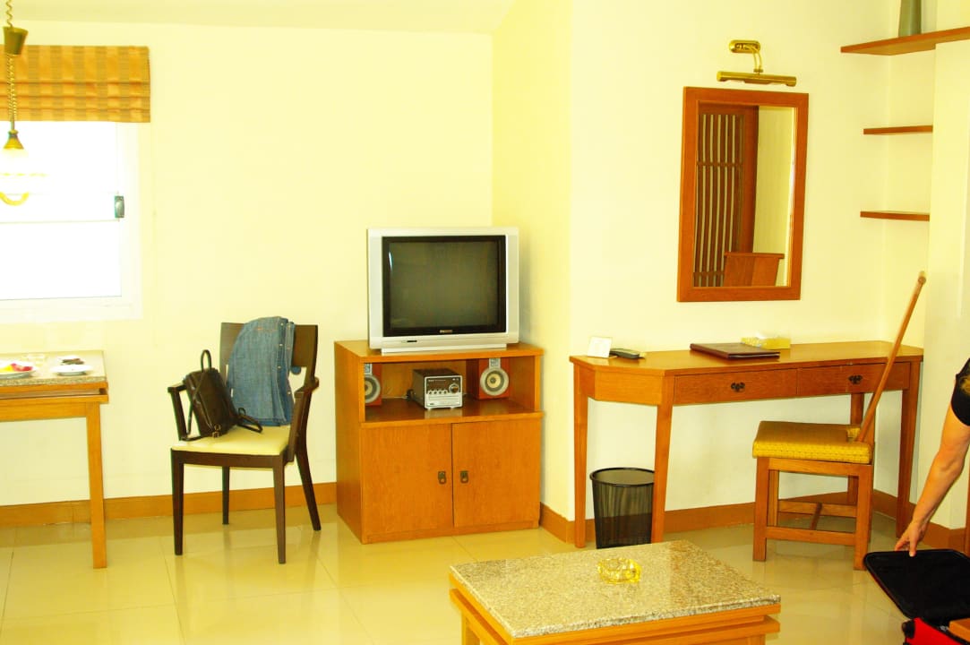 Zimmer vom Bett aus gesehen Casuarina Jomtien Hotel & Baramie Residence