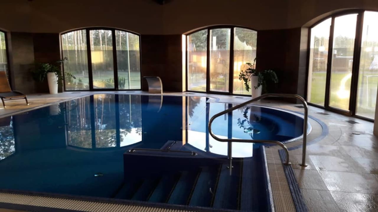 Basen wewnętrzny Hotel Rado