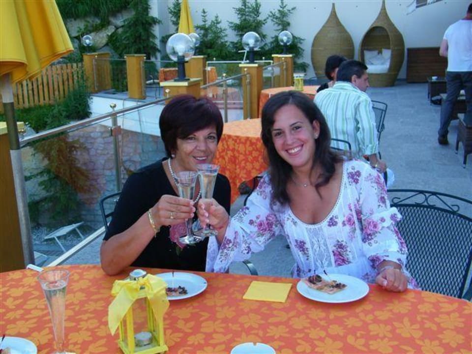 Brindisi di benvenuto al Berghotel Zirm Berghotel Zirm