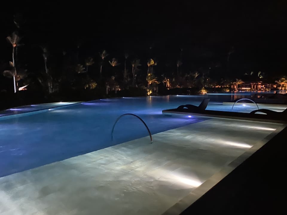 Pool Lopesan Costa Bávaro Resort, Spa & Casino