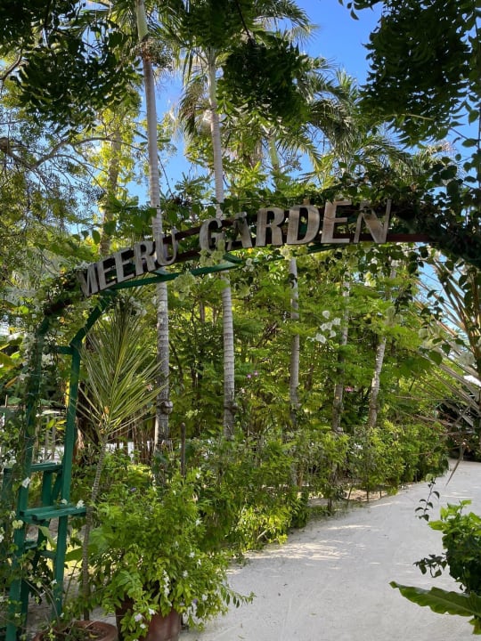 Gartenanlage Meeru Maldives Resort Island