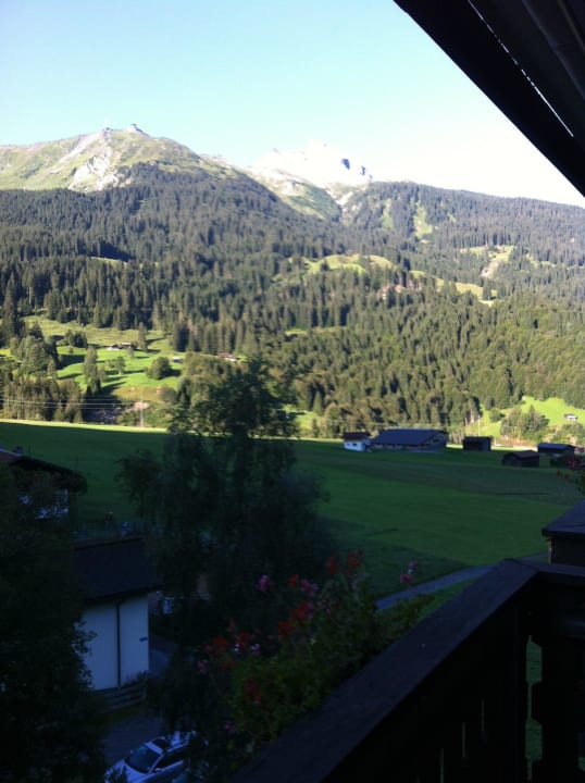 Blick vom Zimmer/Balkon Sunstar Hotel Klosters