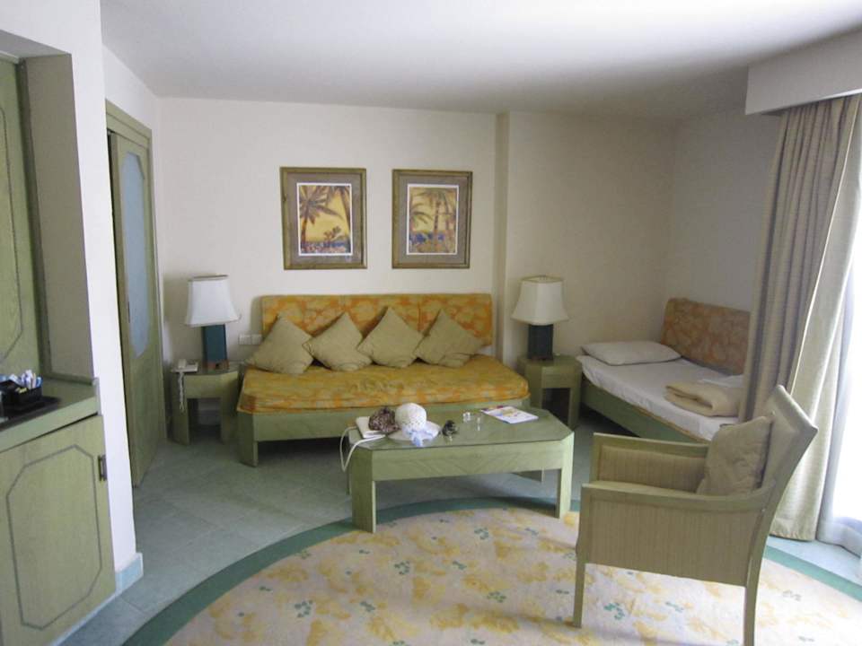 Наш номер: спальня и гостиная SUNRISE Holidays Resort (Adults Only)