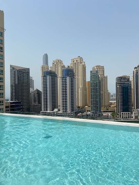 Pool Vida Dubai Marina & Yacht Club