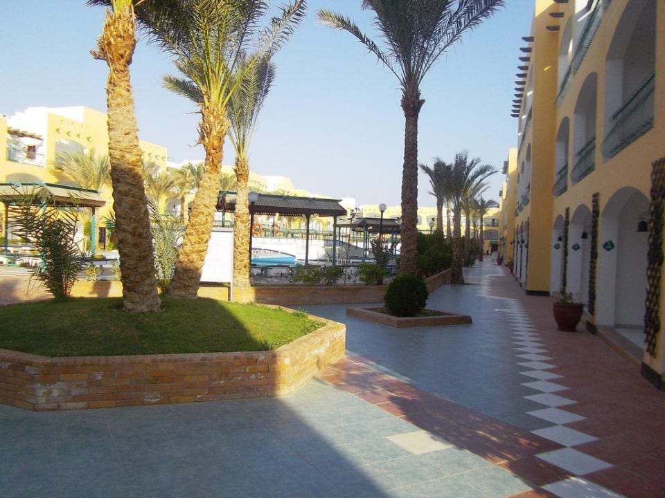 Weg zum Poolbereich Bel Air Azur Resort - Adults only