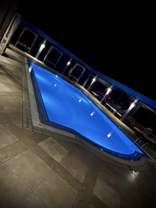 Pool ROBINSON SOMA BAY