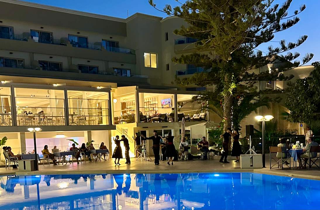 Pool Vantaris Luxury Beach Resort