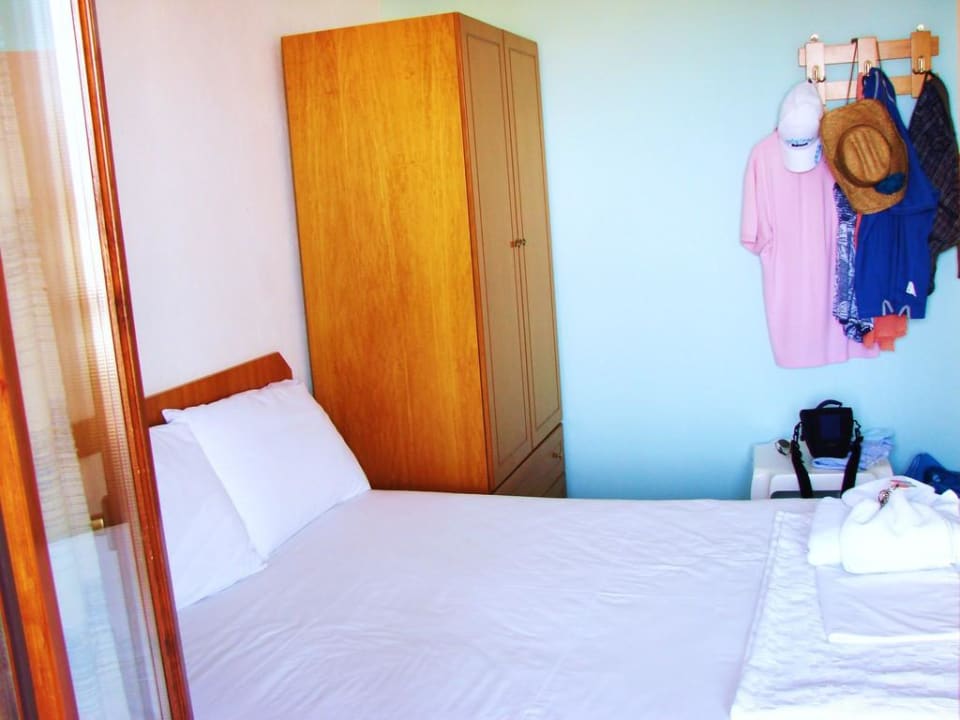 Helle freundliche saubere Zimmer Zefyros Hotel