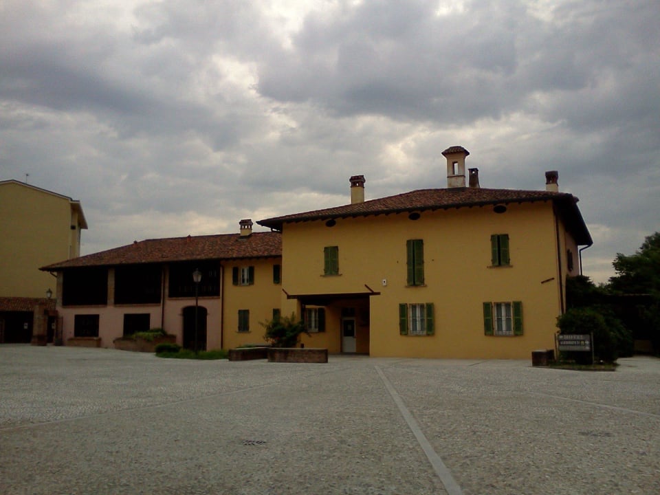 Blick vom Ortszentrum aufs Hotel Hotel Morimondo