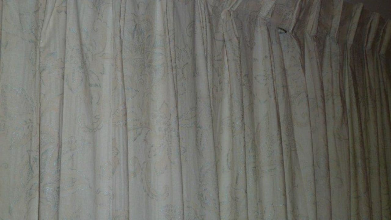 Speckige / modrige Vorhänge Eri Maldives