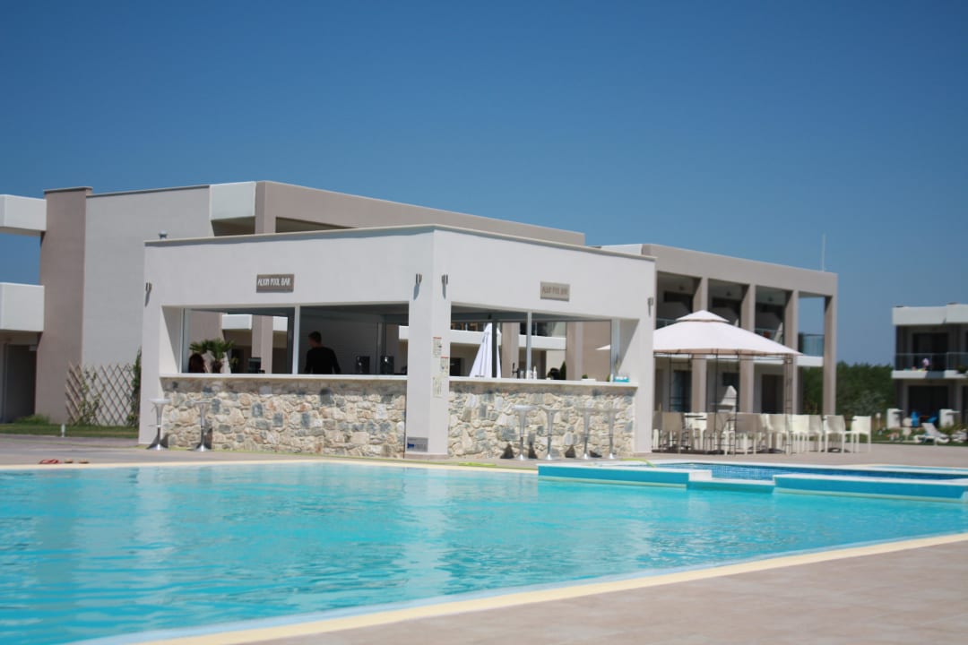 Poolbar mit Main Pool Alea Hotel & Suites