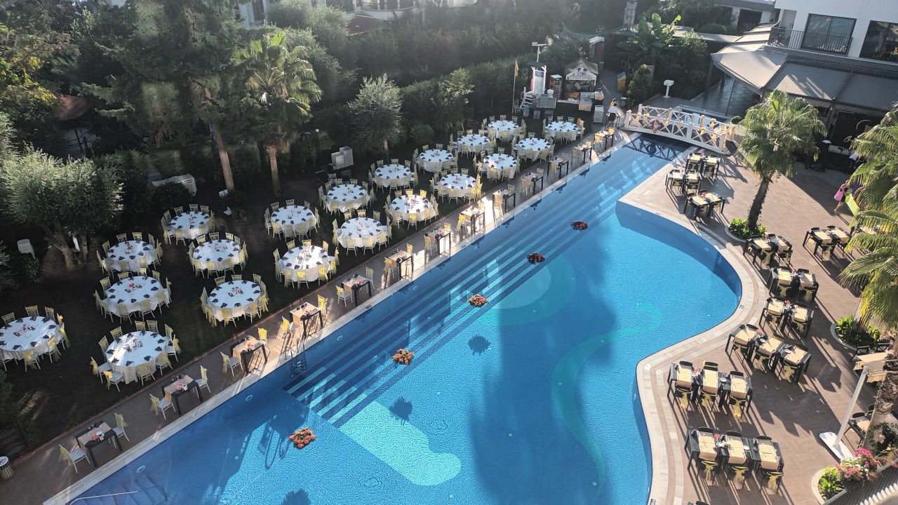 Pool The Raga Side - Â La Carte Dining +16