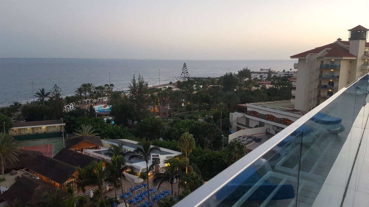 Ausblick von der Dachterasse  Bull Costa Canaria & Spa - Adults only