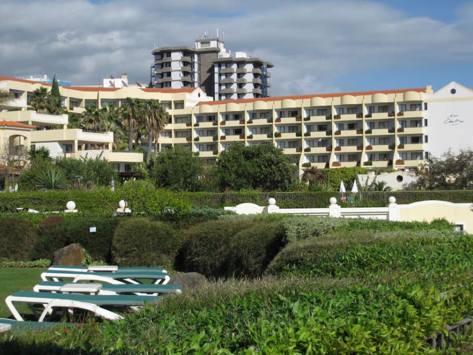 Blick vom Garten des Porto Mare auf das Eden Mar Suite Hotel Eden Mar - PortoBay