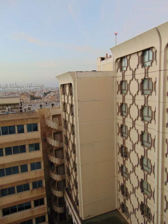 Ausblick Hotel Golden Tulip El Mechtel