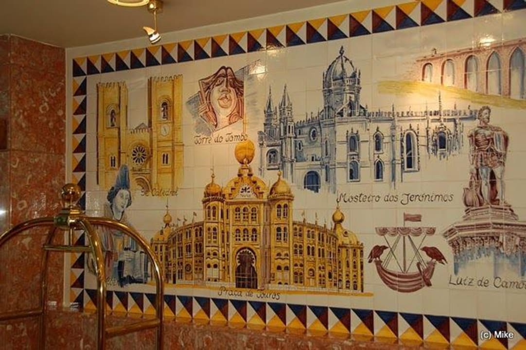 Fliesenbild in der Rezeption Turim Lisboa Hotel
