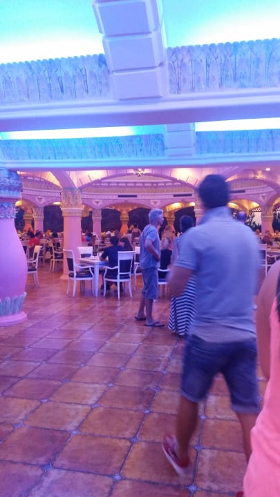 Restaurant Kamelya Aishen Club
