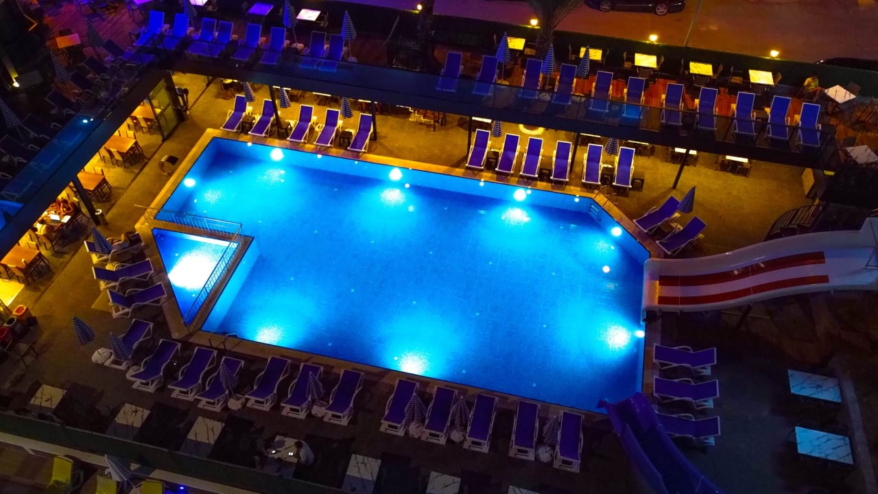 Pool Relax Beach Hotel