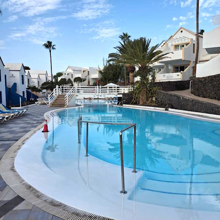 Pool Apartamentos LIVVO Morromar