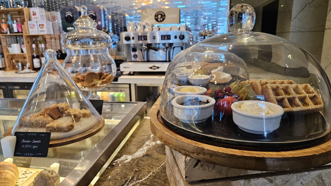 Gastro Rose Rayhaan by Rotana