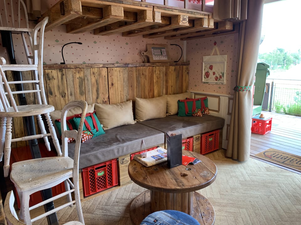 Zimmer Alles Paletti Karls Upcycling Hotel