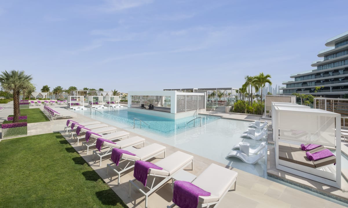 Pool W Dubai - The Palm