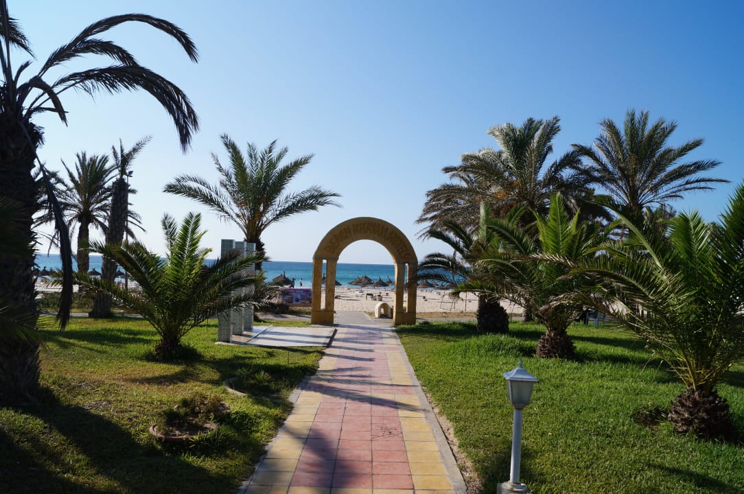 Weg zumStrand Dar Khayam