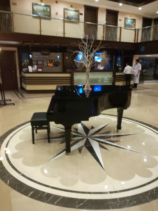 Lobby Latanya Park Resort