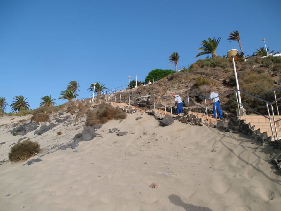 Treppenaufgang zum Hotel vom Strand SBH Club Paraiso Playa