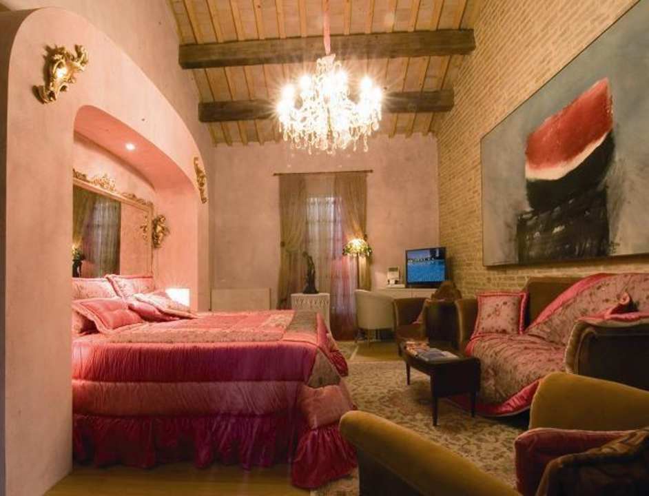 Suite Relais Villa Roncuzzi