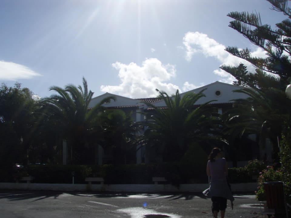 Hier lag unser Zimmer Acharavi Beach Hotel