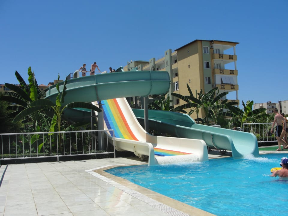 Bazén s toboganmi Solivia Hotel