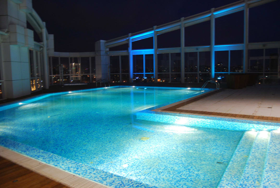 Der Pool auf dem Dach Four Seasons Hotel Beirut