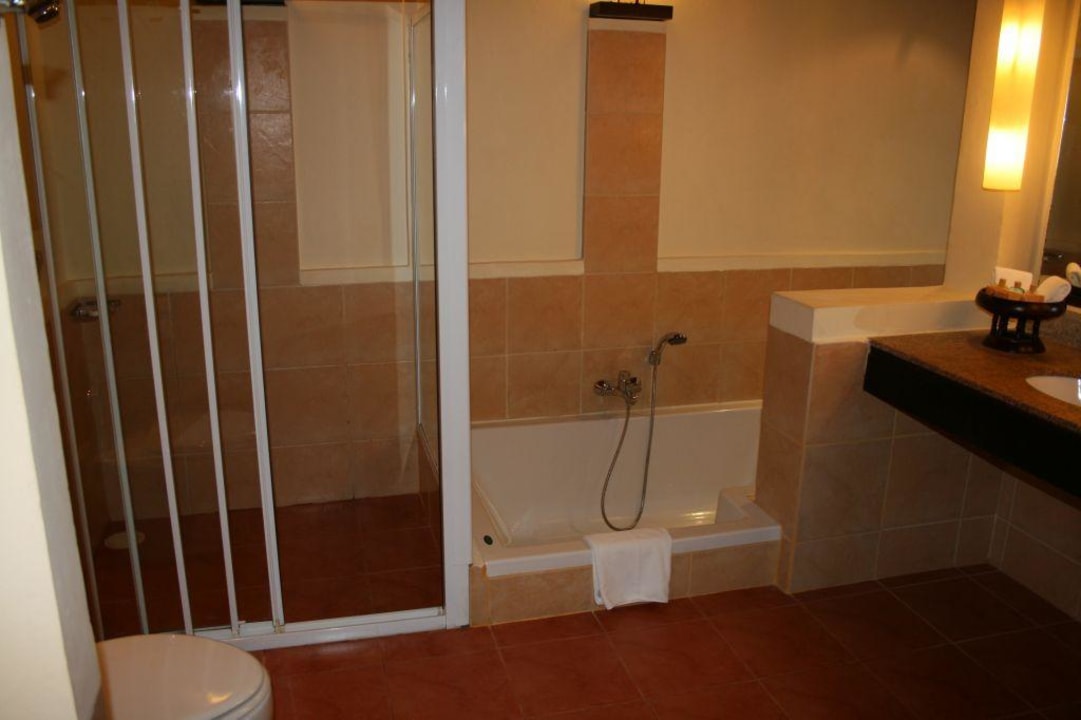 sehr geräumiges Badezimmer Khao Lak Merlin Resort