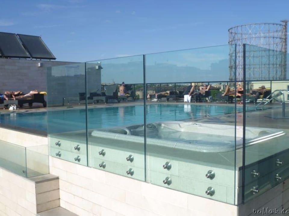 Pool auf dem Dach Hotel H10 Roma Città