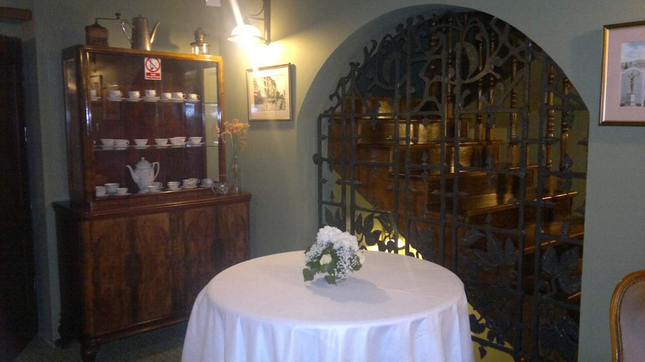 Lobby na 1 piętrze Hotel Palac