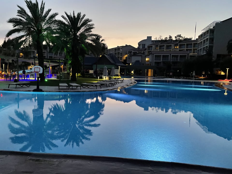 Pool Arum Barut Collection