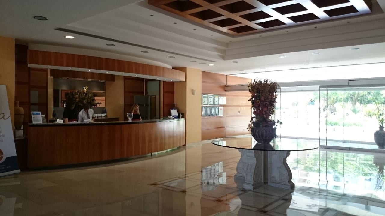 Rezeption Hotel Calypso Beach