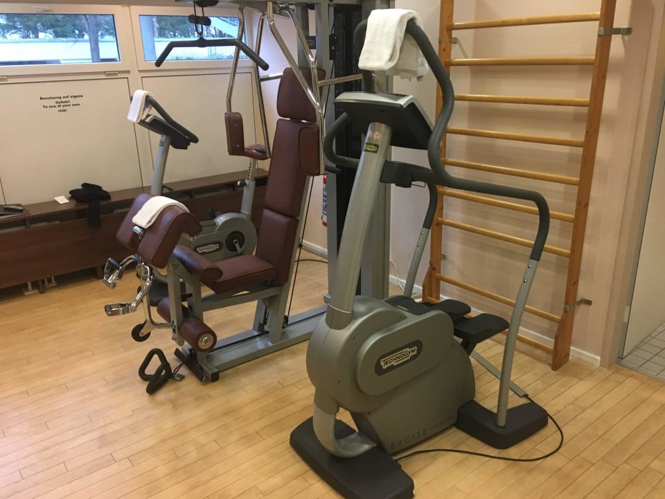 Kleiner Fitnessraum Leonardo Hotel Munich Arabellapark